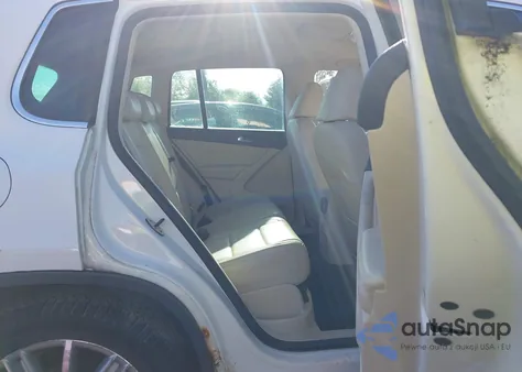 2010 Volkswagen Tiguan Wolfsburg Edition z USA, uszkodzony, nr VIN WVGBV7AX2AW534478